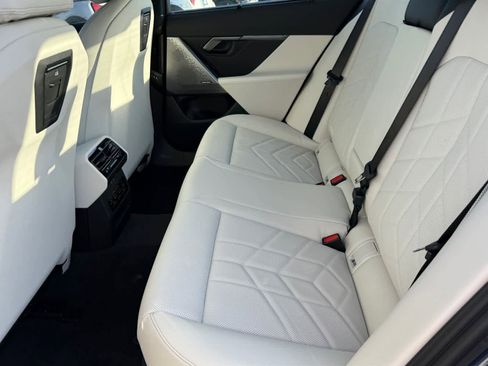 New 2026 BMW 530i xDrive w/ Executive Package image 18