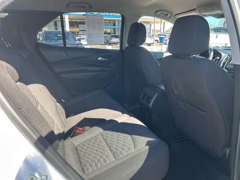 Used 2018 Chevrolet Equinox LT image 29