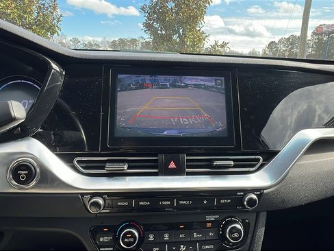 Used 2022 Kia Niro EX w/ Cold Weather Package image 31