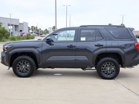 New 2026 Toyota 4Runner SR5 AWD/4WD image 5
