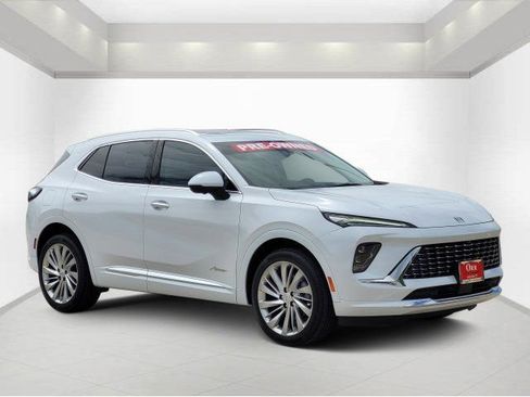 Used 2025 Buick Envision Avenir AWD/4WD image 1