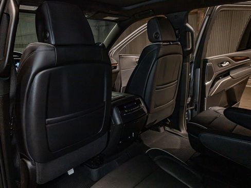 Used 2023 Cadillac Escalade Premium Luxury w/ Performance Package image 22