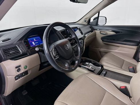 Used 2021 Honda Pilot Touring image 9