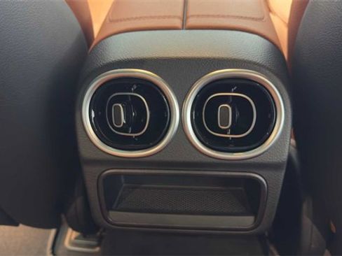 Used 2023 Mercedes-Benz C 300 Sedan image 15