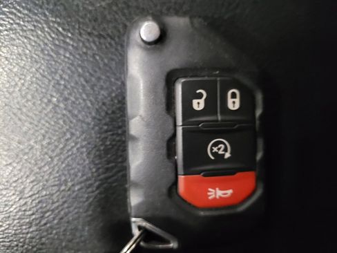 Used 2018 Jeep Wrangler Sport image 32