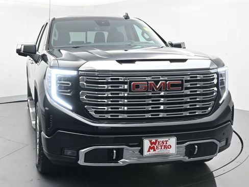 Used 2025 GMC Sierra 1500 Denali w/ Technology Package AWD/4WD image 26