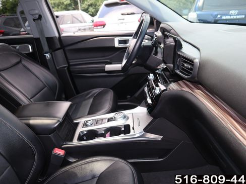 Used 2022 Ford Explorer Limited w/ Equipment Group 301A AWD/4WD image 18