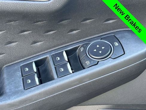 Used 2020 Ford Escape SE image 10