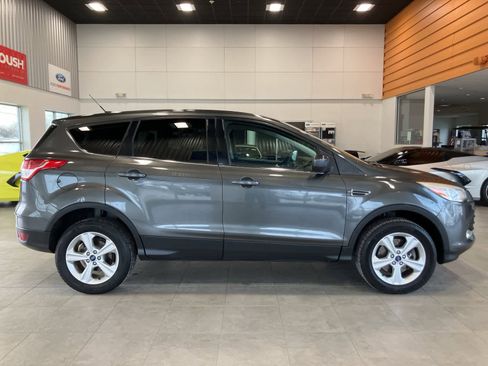 Used 2015 Ford Escape SE image 4