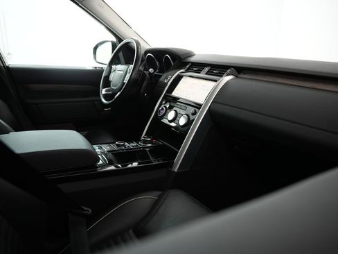 Used 2017 Land Rover Discovery HSE image 59