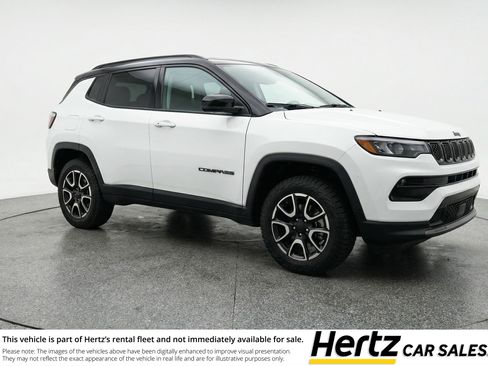 Used 2025 Jeep Compass Trailhawk image 1