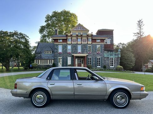 Used 1996 Buick Century Sedan FWD image 12