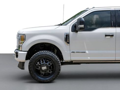 Used 2021 Ford F350 Platinum w/ FX4 Off-Road Package AWD/4WD image 11