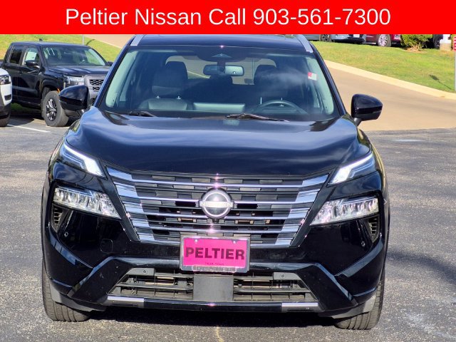 Used 2024 Nissan Rogue Platinum w/ Platinum Premium Package FWD image 2