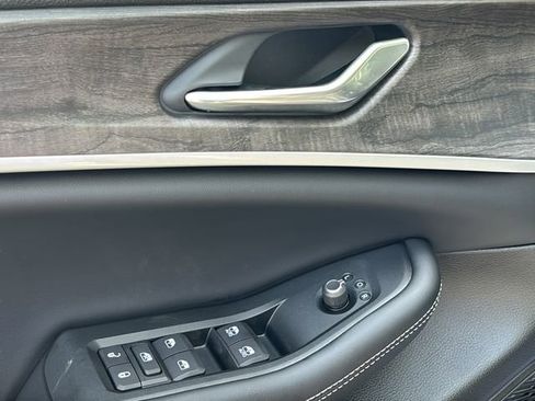 New 2026 Jeep Grand Cherokee Altitude RWD image 33