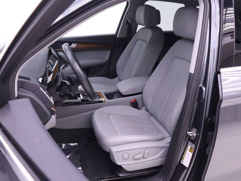 Certified 2023 Audi Q5 2.0T Premium w/ Convenience Package AWD/4WD image 7