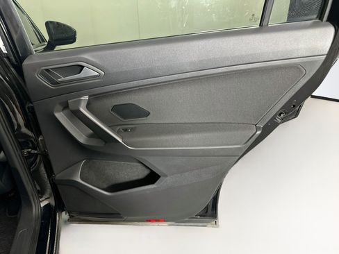 Used 2021 Volkswagen Tiguan S FWD image 28