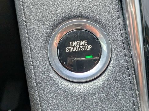 Used 2019 Cadillac Escalade Premium Luxury RWD image 34