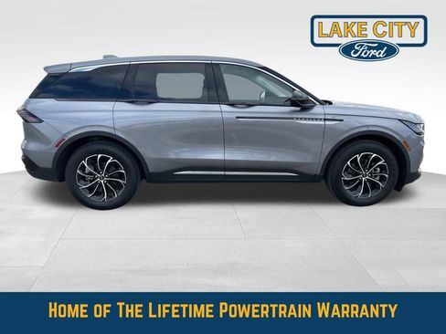 Used 2025 Lincoln Nautilus Premier w/ Equipment Group 102A AWD/4WD image 7
