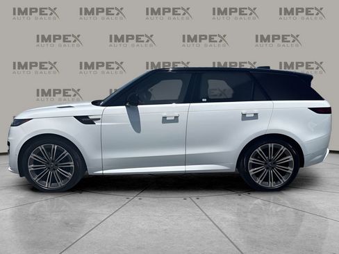 Used 2024 Land Rover Range Rover Sport Dynamic SE AWD/4WD image 2