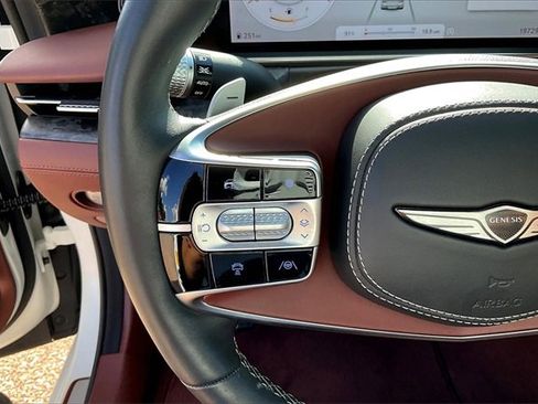 Used 2024 Genesis G90 3.5T image 16