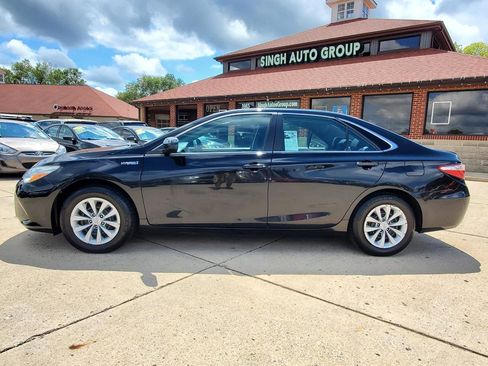 Used 2016 Toyota Camry LE FWD image 5