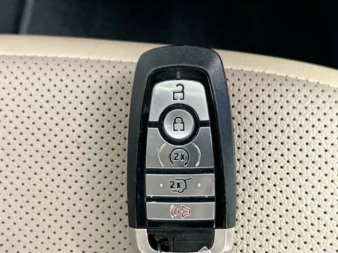 Used 2020 Ford Escape Titanium w/ Titanium Premium Package 2.0 image 36