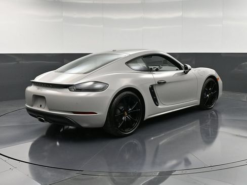 Certified 2024 Porsche 718 Cayman RWD image 8