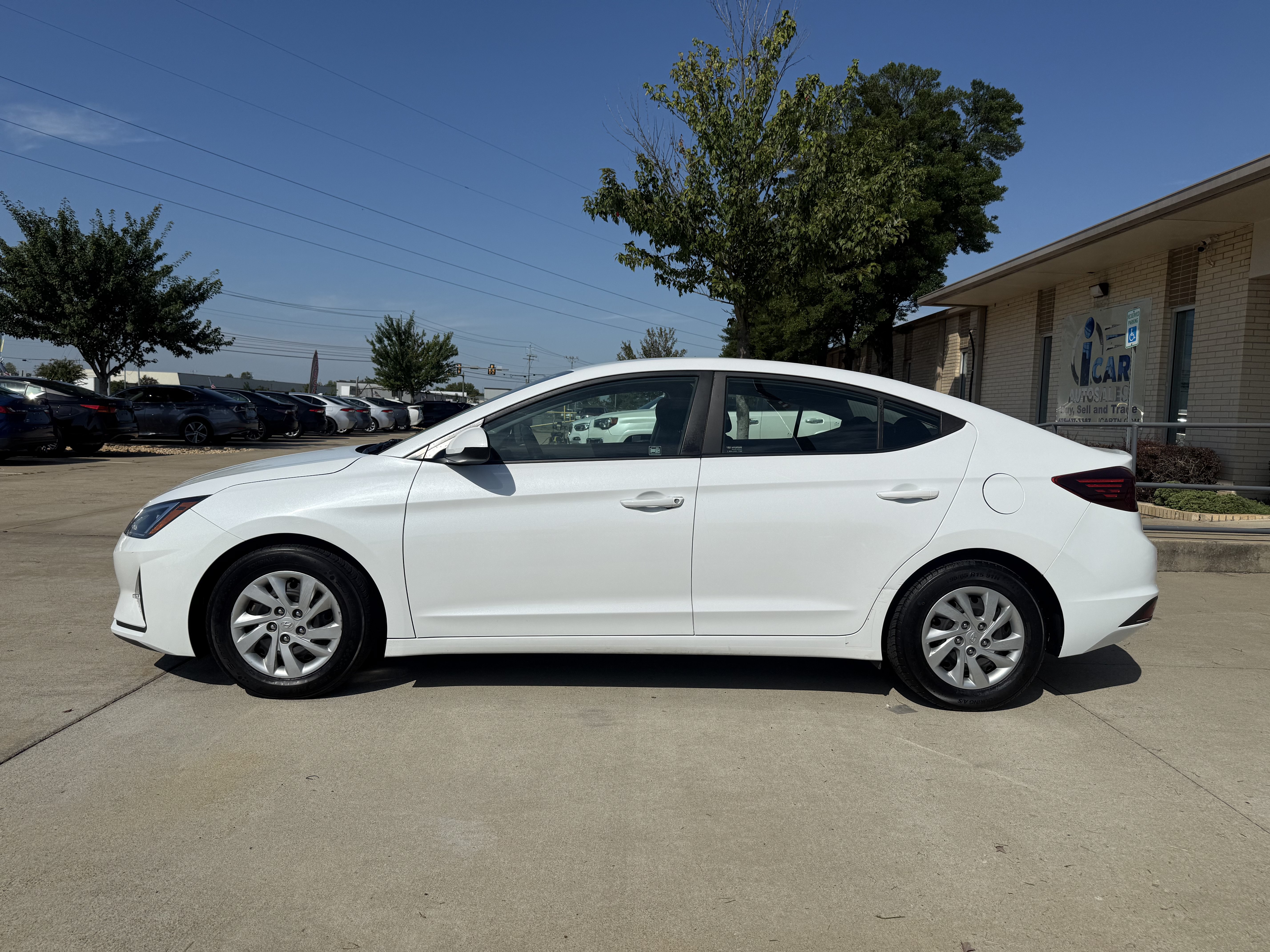 Used 2020 Hyundai Elantra SE w/ Cargo Package (C1) FWD image 4