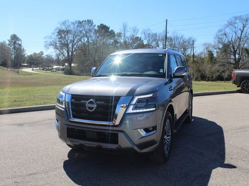 Used 2024 Nissan Armada SL image 7