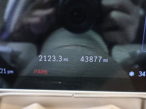 Used 2022 Mercedes-Benz S 500 4MATIC w/ 3D Technology Package image 45