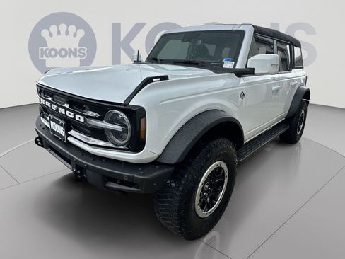 Used 2023 Ford Bronco Outer Banks w/ Sasquatch Package AWD/4WD image 5