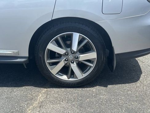 Used 2015 Nissan Pathfinder Platinum FWD image 21