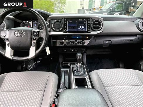 Certified 2022 Toyota Tacoma SR5 AWD/4WD image 16