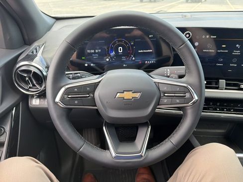 New 2026 Chevrolet Equinox LT w/ Safety and Technology Package FWD image 13