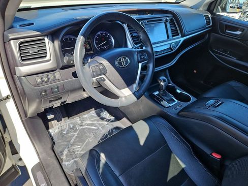 Used 2016 Toyota Highlander Limited image 13