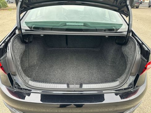 Used 2025 Volkswagen Jetta SE image 33