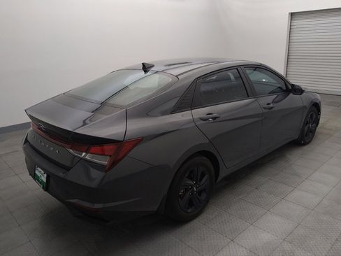 Used 2023 Hyundai Elantra SEL FWD image 9