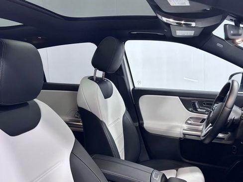 Used 2021 Mercedes-Benz GLA 250 4MATIC image 18