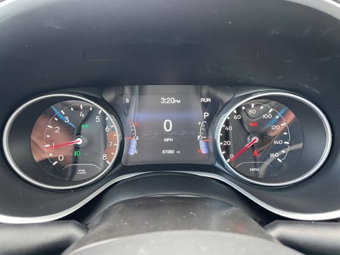 Used 2019 Jeep Compass Latitude w/ Popular Equipment Group AWD/4WD image 16