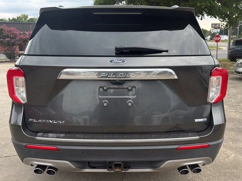 Used 2020 Ford Explorer Platinum w/ Premium Technology Package AWD/4WD image 4