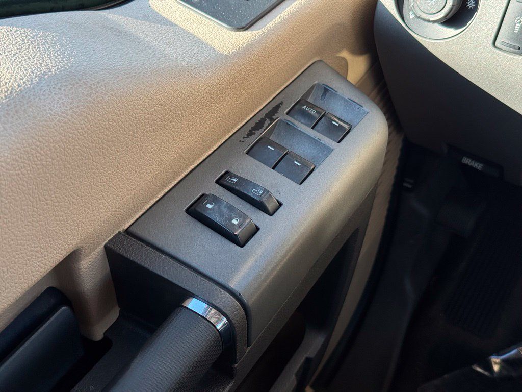 Used 2012 Ford F350 Lariat w/ Lariat Interior Pkg AWD/4WD image 31