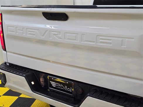 Used 2019 Chevrolet Silverado 1500 Custom w/ Custom Value Package image 13