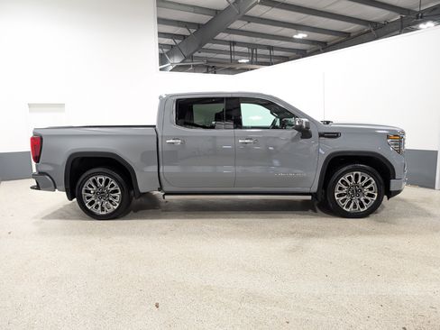 Used 2025 GMC Sierra 1500 Denali Ultimate AWD/4WD image 2