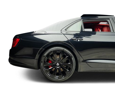 Used 2022 Bentley Flying Spur V8 image 31