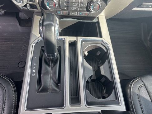 Used 2019 Ford F150 Lariat image 19