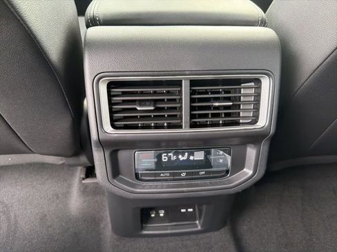 New 2026 Volkswagen Atlas SE image 8