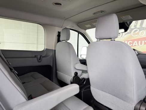 Used 2015 Ford Transit 150 XLT image 22