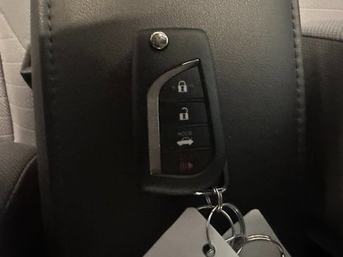 Used 2020 Toyota Corolla SE FWD image 17