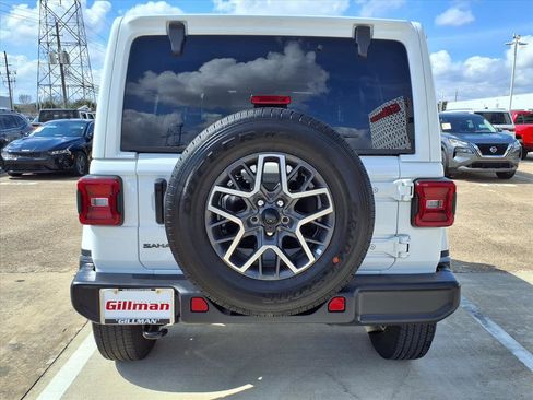 Certified 2025 Jeep Wrangler Sahara image 22